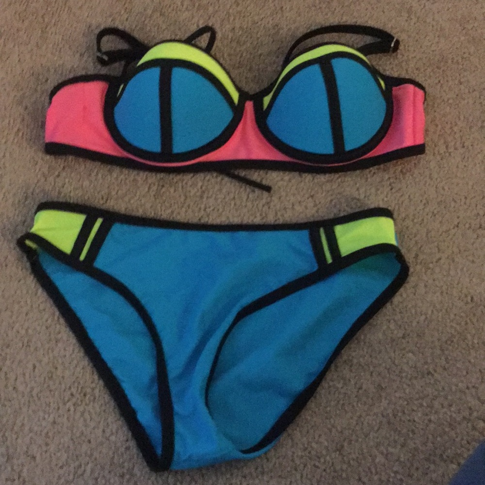 Girl's bathing suit